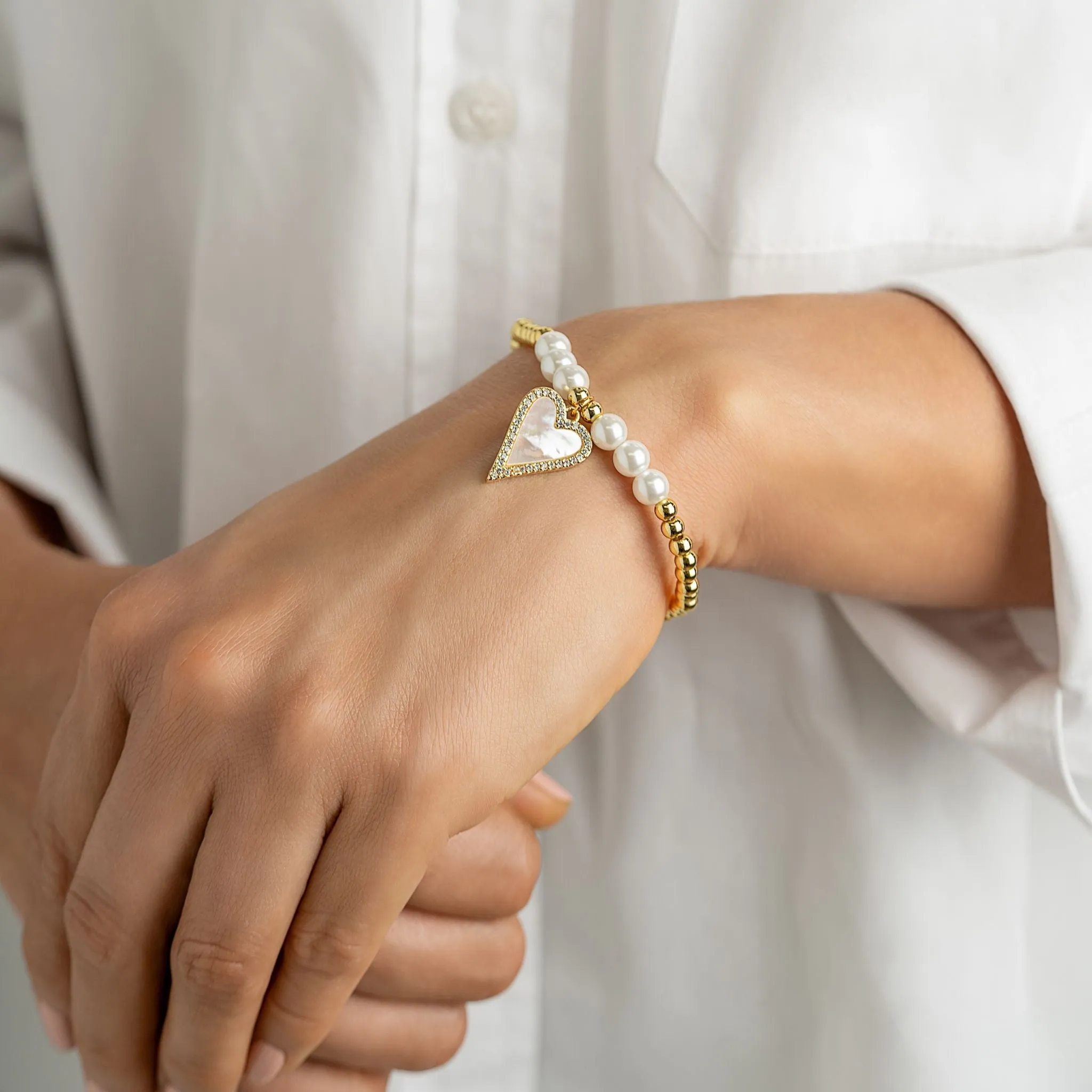 14K Gold Plated Stretch Pearl Bracelet With Mother-of-Pearl Halo Heart