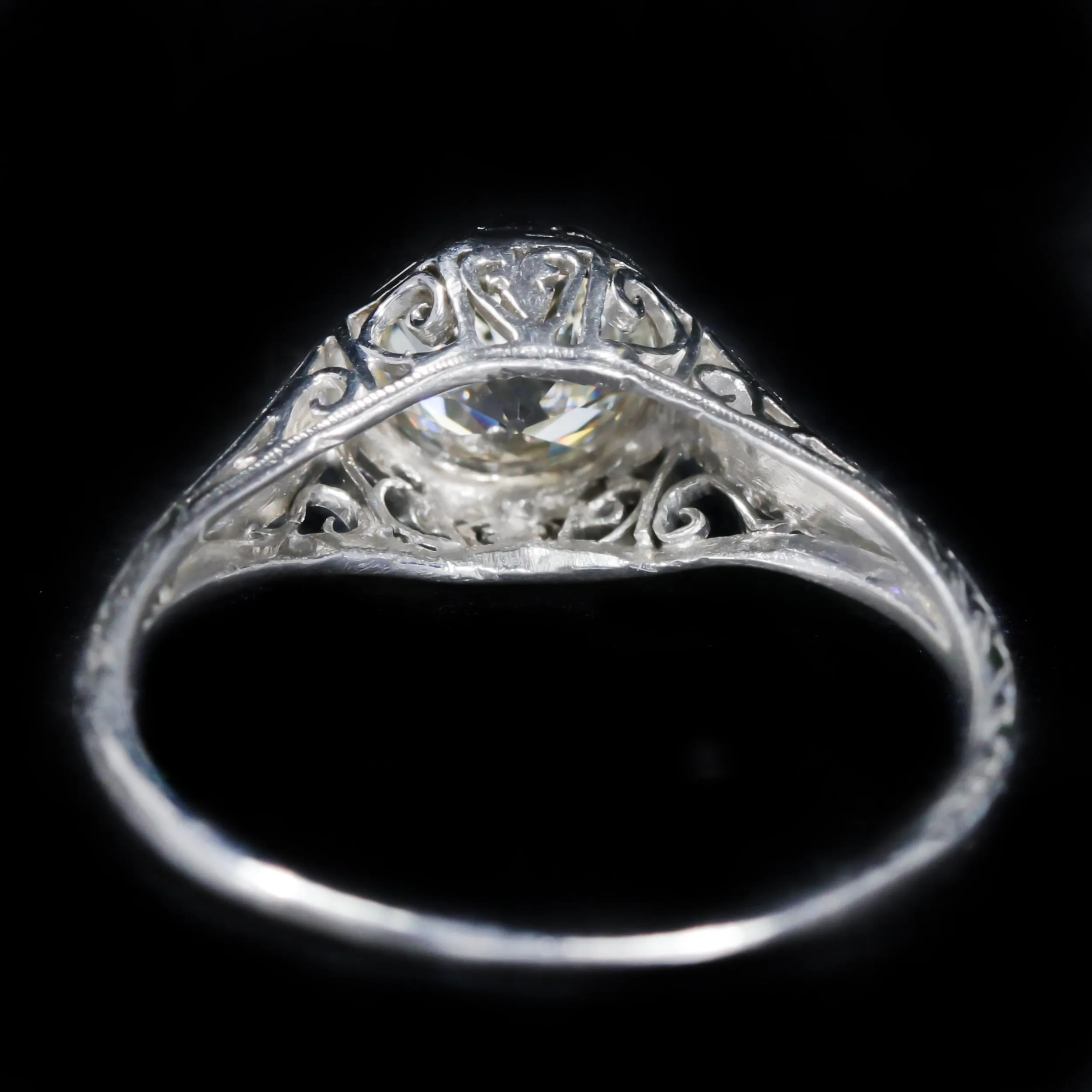 Art Deco Platinum 0.95 Carat Diamond Engagement Ring