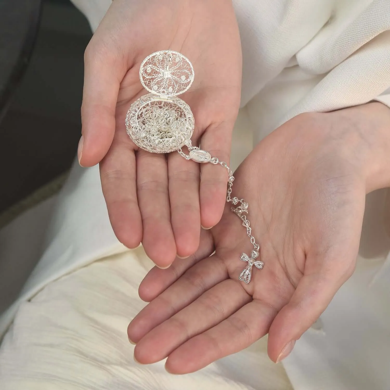 FILIGREE ROSARY BOX - SILVER