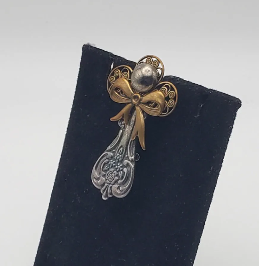 Kat's Creations - Vintage Silver Tone Figural Angel Design Brooch