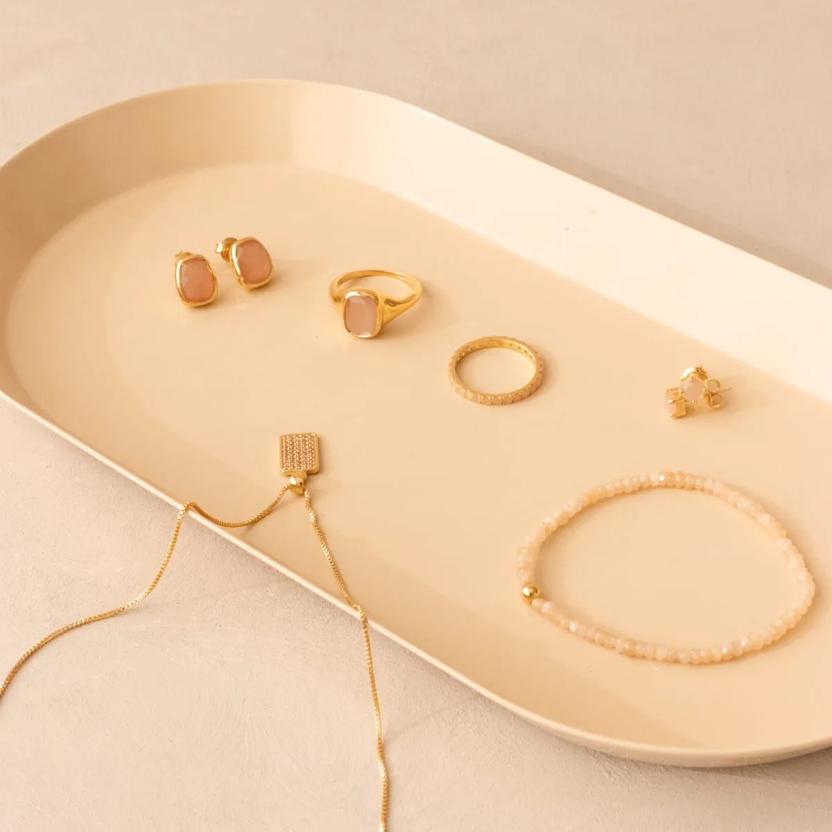 LOVE VINTAGE SIGNET RING - PEACH MOONSTONE & GOLD