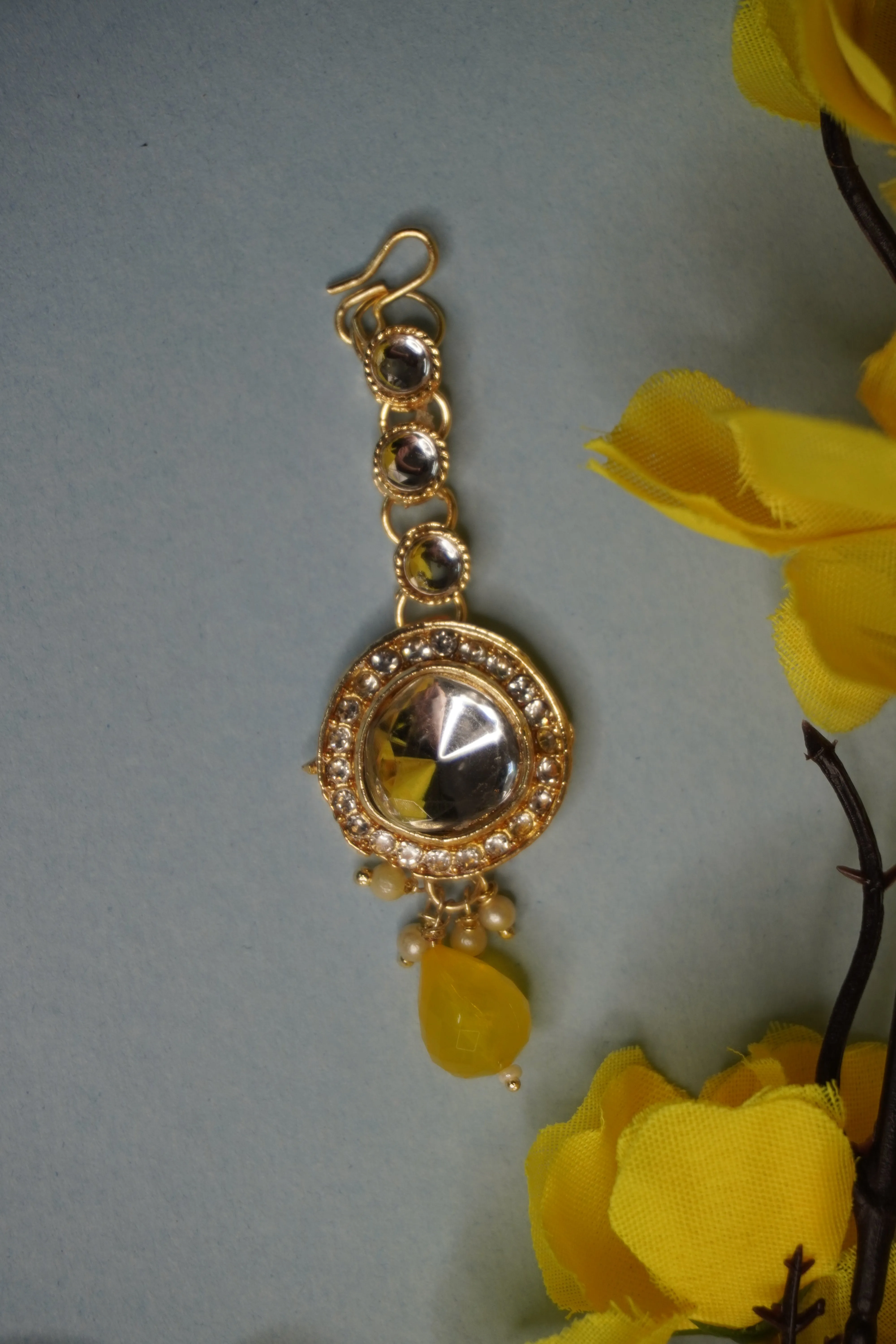 Yellow Colour Kundan Necklace with Earring & Maang Tikka